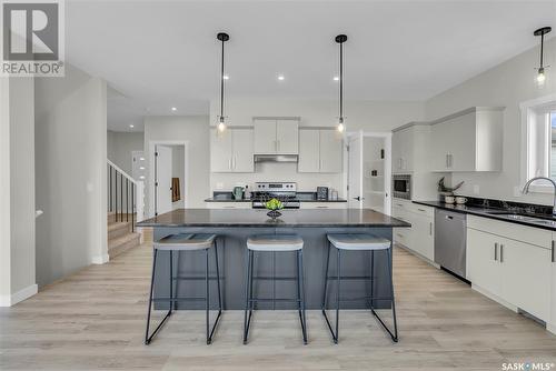 340 Leskiw Bend, Saskatoon, SK - Indoor Photo Showing Kitchen With Upgraded Kitchen