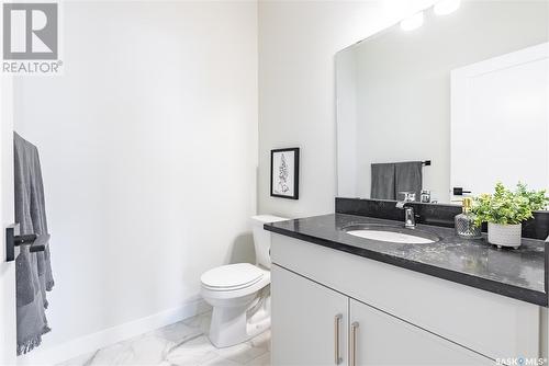 340 Leskiw Bend, Saskatoon, SK - Indoor Photo Showing Bathroom