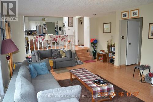 5905 West Boundary Road, Barrhead, AB - Indoor Photo Showing Living Room