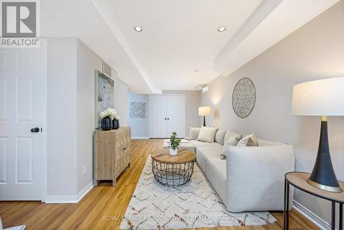 110 Pentland Road, Hamilton (Waterdown), ON - Indoor Photo Showing Living Room