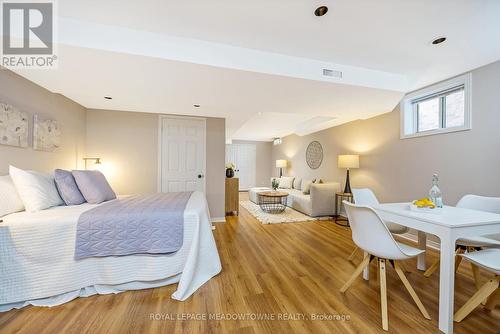 110 Pentland Road, Hamilton (Waterdown), ON - Indoor Photo Showing Bedroom