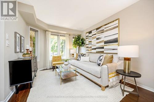 110 Pentland Road, Hamilton (Waterdown), ON - Indoor Photo Showing Living Room