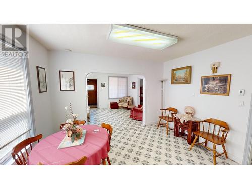 38 12Th  S Avenue, Cranbrook, BC - Indoor Photo Showing Dining Room