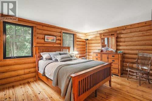 342457 Concession 14 Road, Georgian Bluffs, ON - Indoor Photo Showing Bedroom