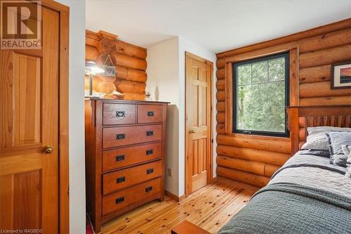 342457 Concession 14 Road, Georgian Bluffs, ON - Indoor Photo Showing Bedroom