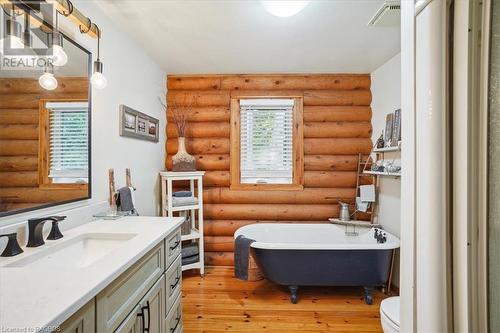 342457 Concession 14 Road, Georgian Bluffs, ON - Indoor Photo Showing Bathroom