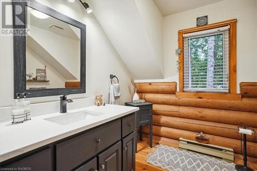 342457 Concession 14 Road, Georgian Bluffs, ON - Indoor Photo Showing Bathroom