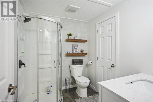 342457 Concession 14 Road, Georgian Bluffs, ON - Indoor Photo Showing Bathroom