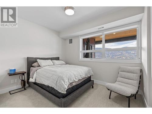 3475 Granite Close Unit# 408, Kelowna, BC - Indoor Photo Showing Bedroom