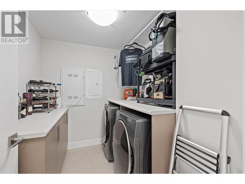 3475 Granite Close Unit# 408, Kelowna, BC - Indoor Photo Showing Laundry Room