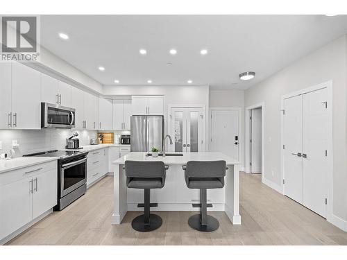 3475 Granite Close Unit# 408, Kelowna, BC - Indoor Photo Showing Kitchen With Stainless Steel Kitchen With Upgraded Kitchen