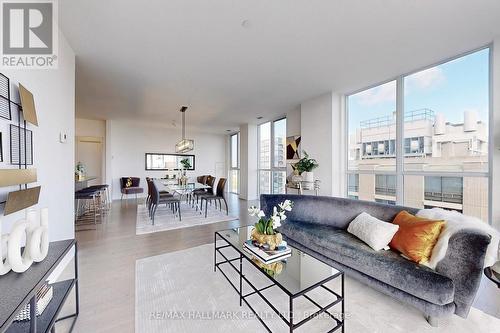 1801 - 609 Avenue Road, Toronto (Yonge-St. Clair), ON - Indoor Photo Showing Living Room