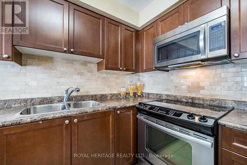 39 Tempo Way, Whitby (Brooklin), ON - Indoor Photo Showing Kitchen With Double Sink