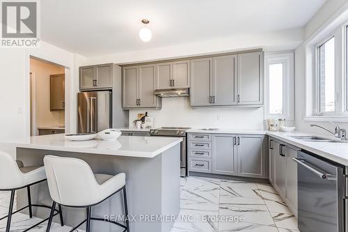 6 Sambro Lane, Whitchurch-Stouffville, ON - Indoor Photo Showing Kitchen With Stainless Steel Kitchen With Upgraded Kitchen