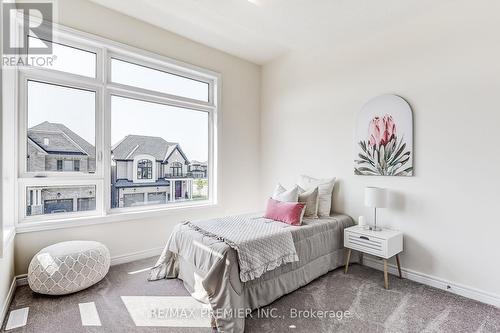 6 Sambro Lane, Whitchurch-Stouffville, ON - Indoor Photo Showing Bedroom