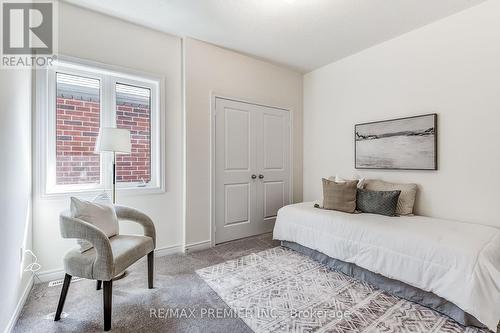 6 Sambro Lane, Whitchurch-Stouffville, ON - Indoor Photo Showing Bedroom