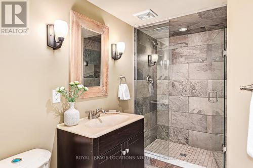 318 Maple Street, Collingwood, ON - Indoor Photo Showing Bathroom