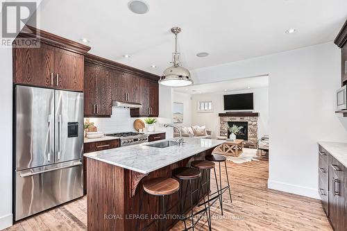 318 Maple Street, Collingwood, ON - Indoor Photo Showing Kitchen With Stainless Steel Kitchen With Upgraded Kitchen