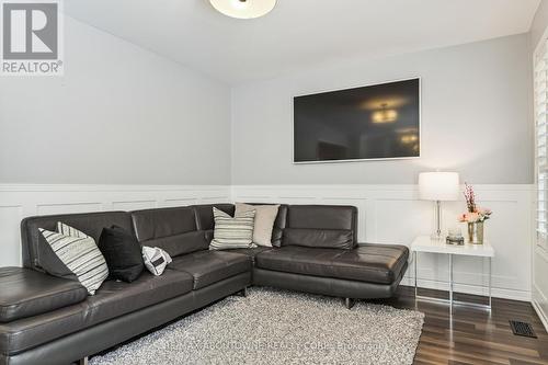 2278 Grand Oak Trail, Oakville (West Oak Trails), ON - Indoor Photo Showing Living Room