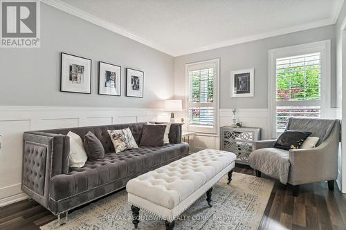 2278 Grand Oak Trail, Oakville (West Oak Trails), ON - Indoor Photo Showing Living Room