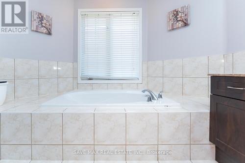 1 Casa Lane, Brampton (Vales Of Castlemore), ON - Indoor Photo Showing Bathroom