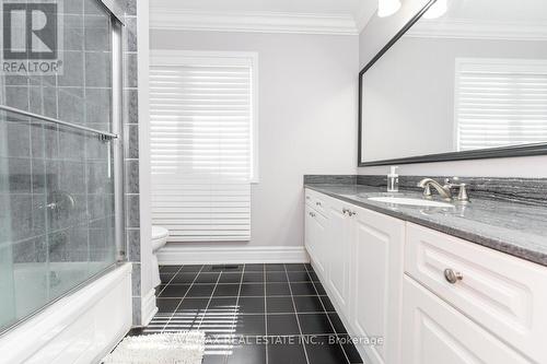 1 Casa Lane, Brampton (Vales Of Castlemore), ON - Indoor Photo Showing Bathroom