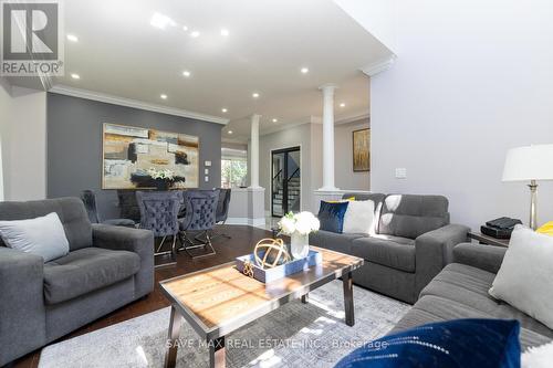 1 Casa Lane, Brampton, ON - Indoor Photo Showing Living Room