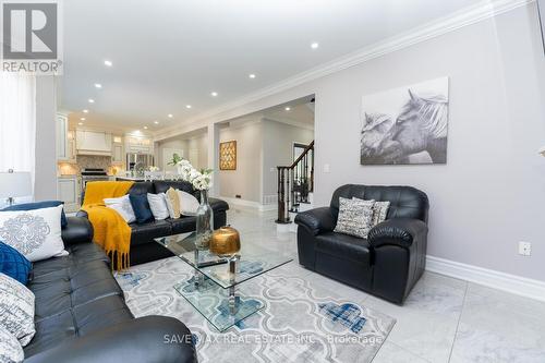 1 Casa Lane, Brampton (Vales Of Castlemore), ON - Indoor Photo Showing Living Room