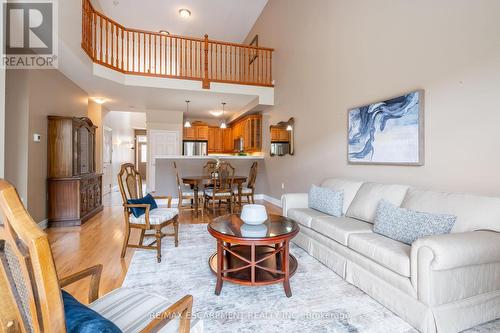 14 - 2165 Itabashi Way, Burlington (Tansley), ON - Indoor Photo Showing Living Room