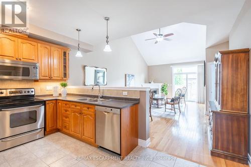 14 - 2165 Itabashi Way, Burlington (Tansley), ON - Indoor Photo Showing Kitchen With Double Sink