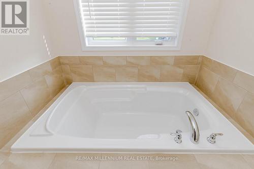 259 Bedrock Drive, Hamilton (Stoney Creek Mountain), ON - Indoor Photo Showing Bathroom