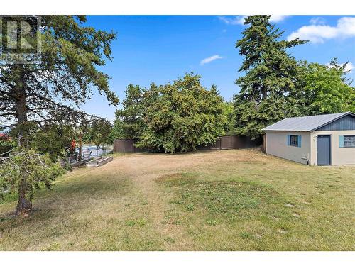 3181 8 Avenue Ne, Salmon Arm, BC - Outdoor