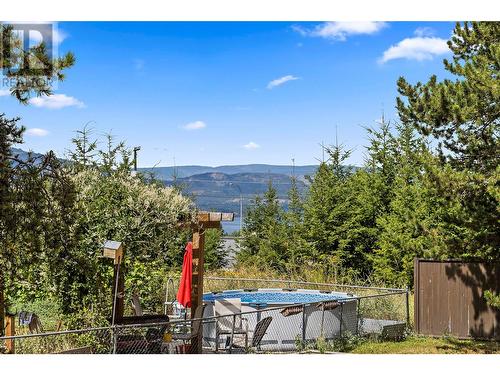 3181 8 Avenue Ne, Salmon Arm, BC - Outdoor