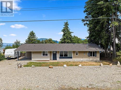 3181 8 Avenue Ne, Salmon Arm, BC - Outdoor