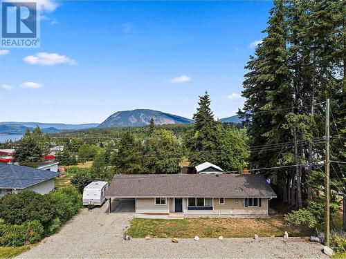 3181 8 Avenue Ne, Salmon Arm, BC - Outdoor