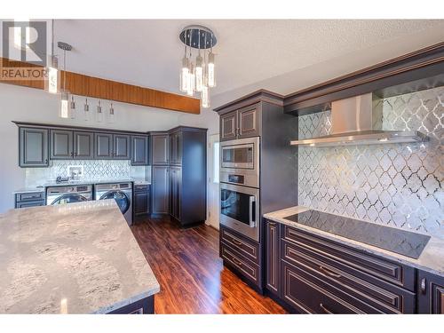 102 Derenzy Place, Penticton, BC - Indoor Photo Showing Kitchen