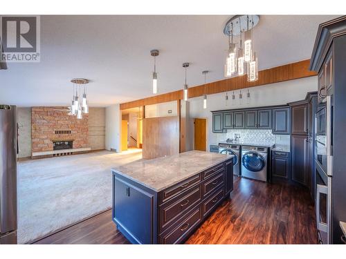 102 Derenzy Place, Penticton, BC - Indoor Photo Showing Kitchen