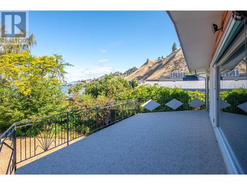 102 Derenzy Place, Penticton, BC - Outdoor