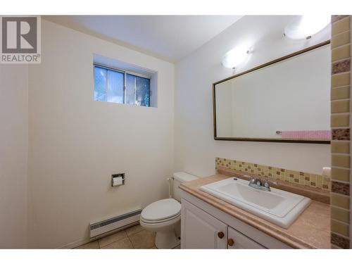 102 Derenzy Place, Penticton, BC - Indoor Photo Showing Bathroom