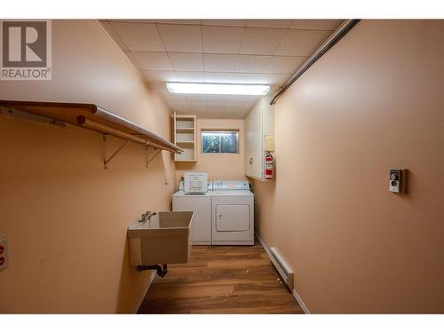 102 Derenzy Place, Penticton, BC - Indoor Photo Showing Laundry Room