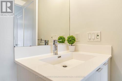 1306 - 225 Village Green Square, Toronto (Agincourt South-Malvern West), ON - Indoor Photo Showing Bathroom