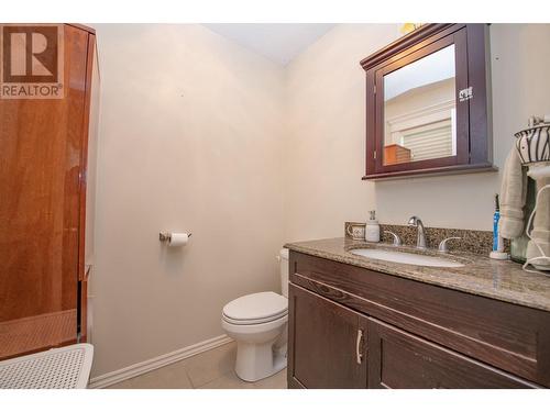 1746 Grandview Avenue, Lumby, BC - Indoor Photo Showing Bathroom