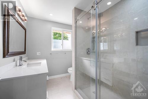 2196 Lenester Avenue, Ottawa, ON - Indoor Photo Showing Bathroom