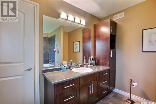 40 Guy Drive, Prince Albert, SK - Indoor Photo Showing Bathroom