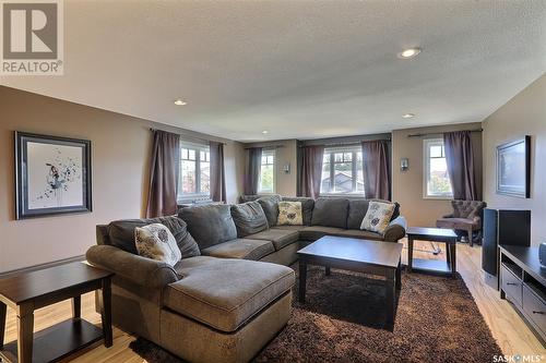 40 Guy Drive, Prince Albert, SK - Indoor Photo Showing Living Room