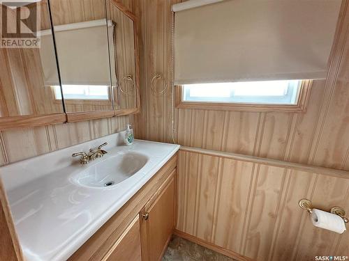 35 Lakeview Drive, Candle Lake, SK - Indoor Photo Showing Bathroom