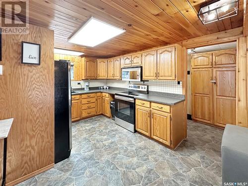 35 Lakeview Drive, Candle Lake, SK - Indoor Photo Showing Kitchen