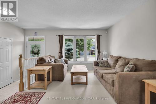 250 White Sands Drive, London, ON - Indoor Photo Showing Living Room