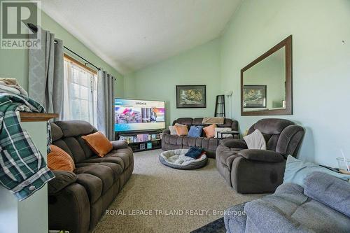 50783 Chalet Line, Aylmer (Ay), ON - Indoor Photo Showing Living Room