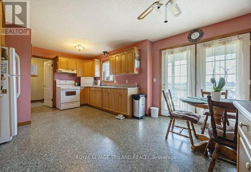 50783 Chalet Line, Aylmer (Ay), ON - Indoor Photo Showing Kitchen With Double Sink